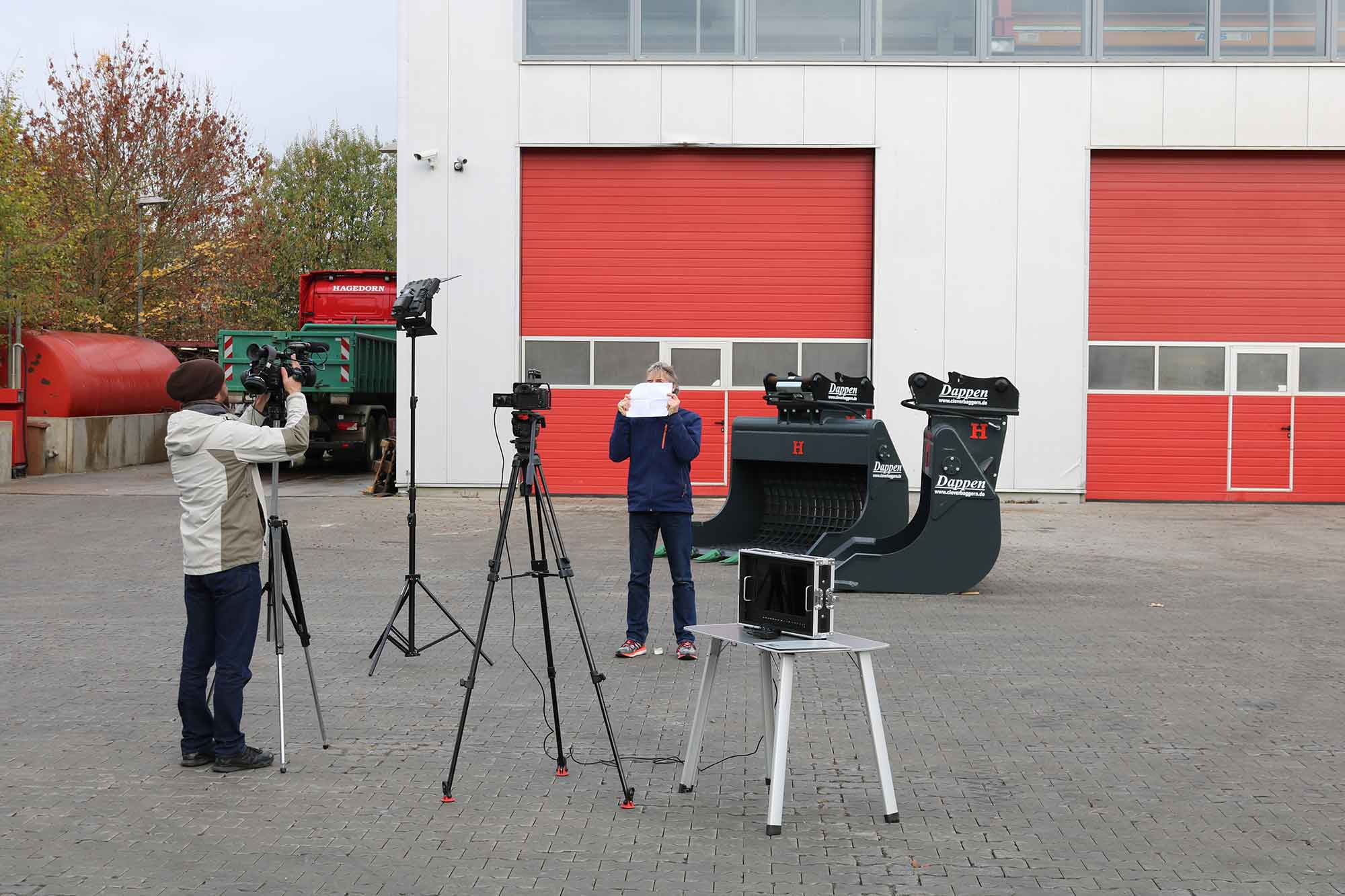 Dappen Werkzeug- und Maschinenbau | Video shoot | Set for video shoot with screening buckets and adapter plates